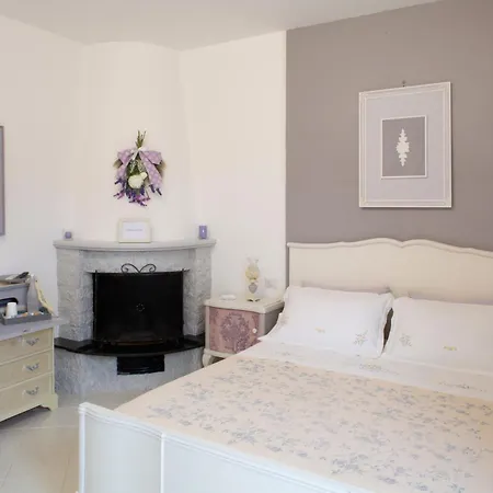 לינה וארוחת בוקר Domus Liventa